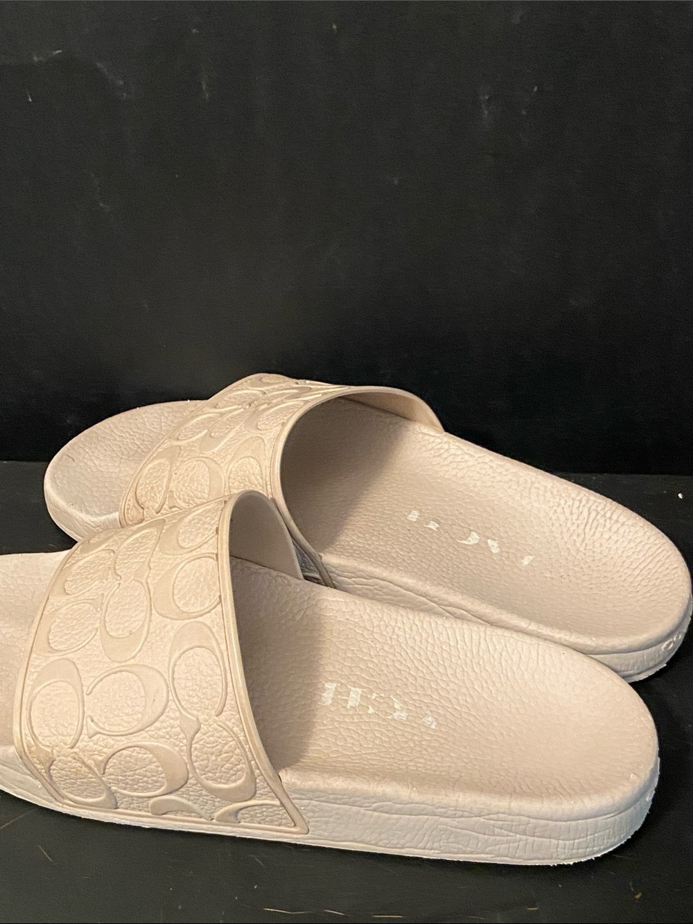 Coach Bay Pale Beige Embossed Logo Slide Rubber Sandals Men’s 7D/40 - Picture 2 of 5